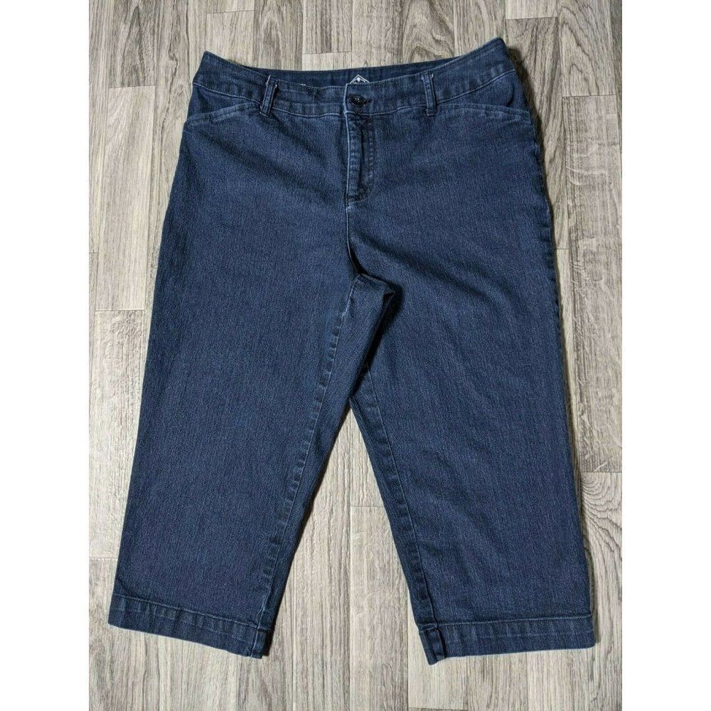 (3/$35) St. John's Bay Womens Size 10 Denim Capris